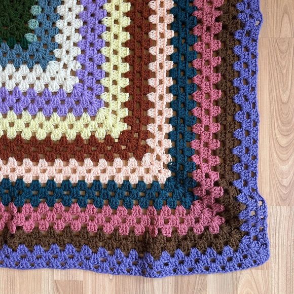 Vtg Handmade Granny Crochet Afghan throw Blanket 42”x42” Roseanne Style Granny ￼ - Picture 10 of 12